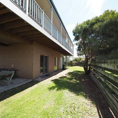 Sunset Deck Beach House Sandy Point Villa Exterior foto